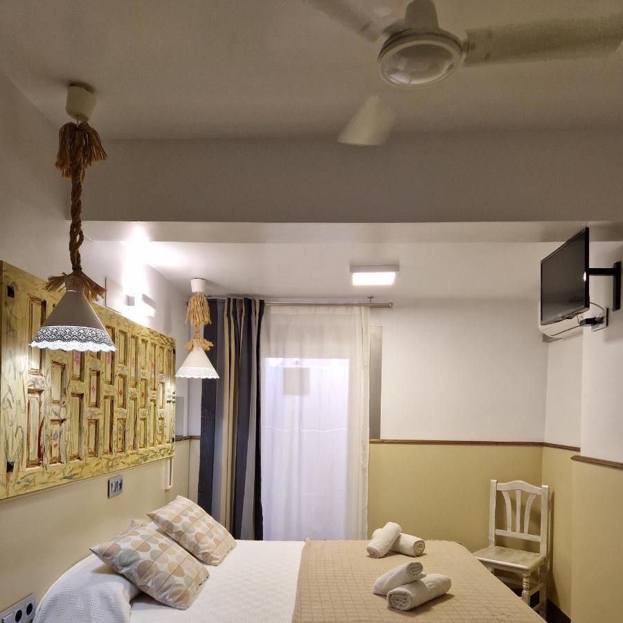 Hostal Boutique Luna De Gavin 쿠엘라 외부 사진