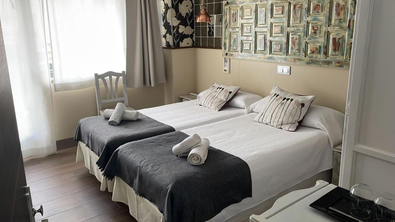 Hostal Boutique Luna De Gavin 쿠엘라 외부 사진