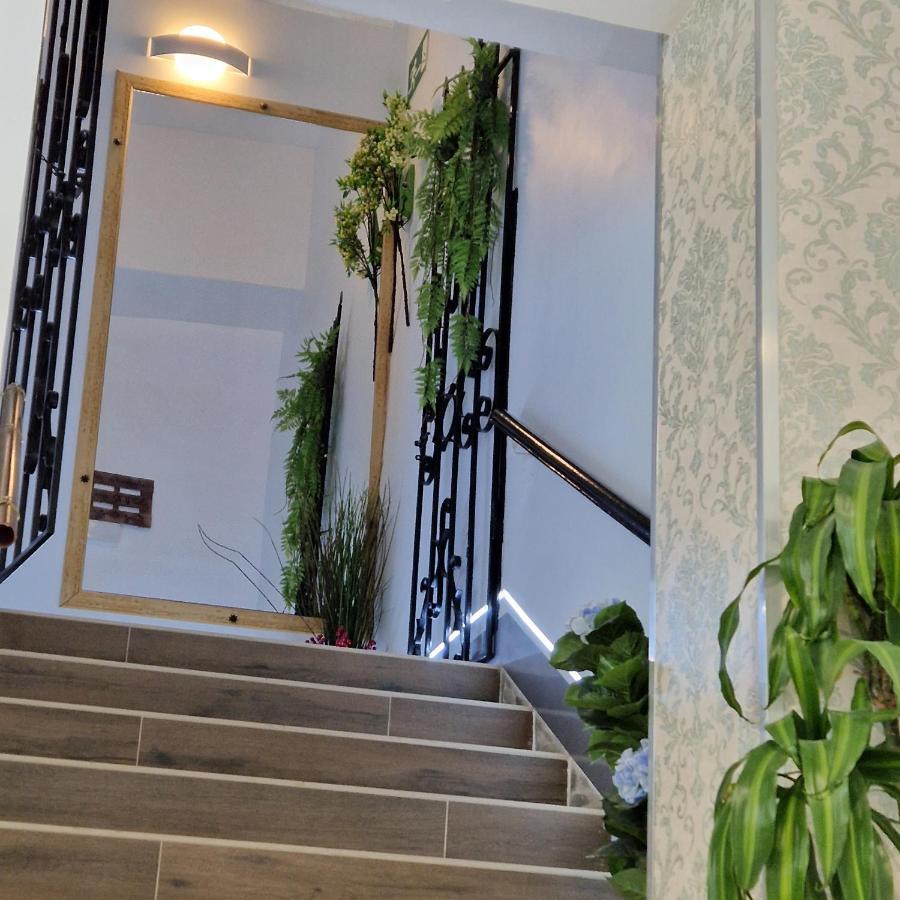 Hostal Boutique Luna De Gavin 쿠엘라 외부 사진