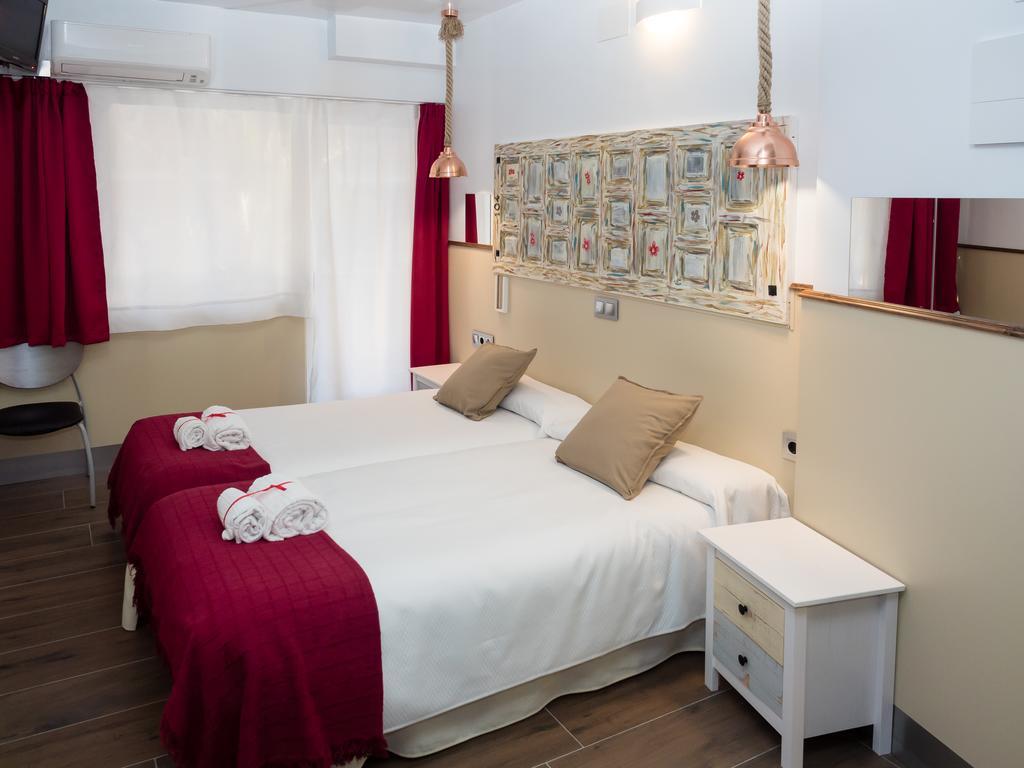 Hostal Boutique Luna De Gavin 쿠엘라 외부 사진