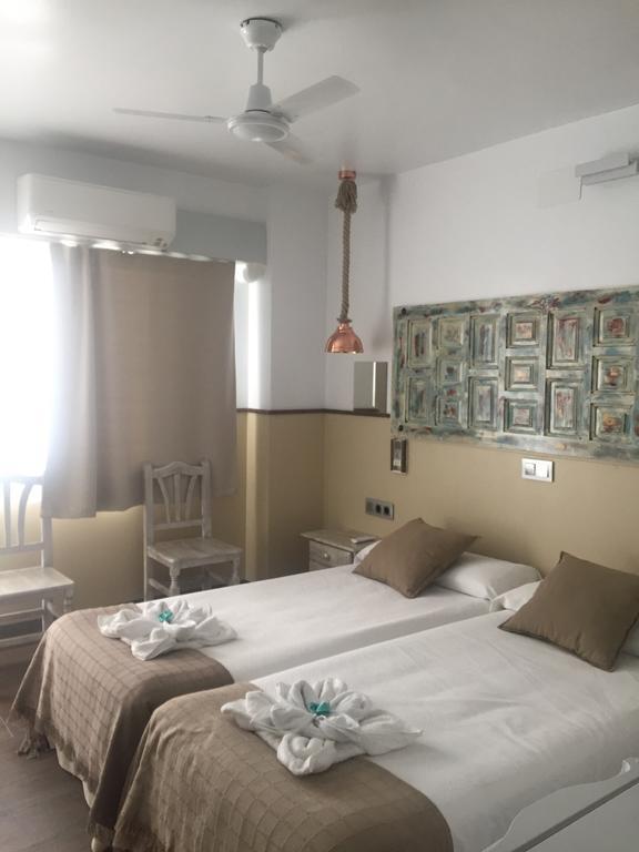 Hostal Boutique Luna De Gavin 쿠엘라 외부 사진