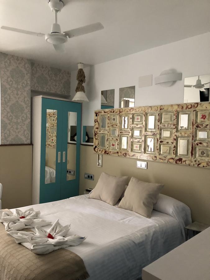 Hostal Boutique Luna De Gavin 쿠엘라 외부 사진