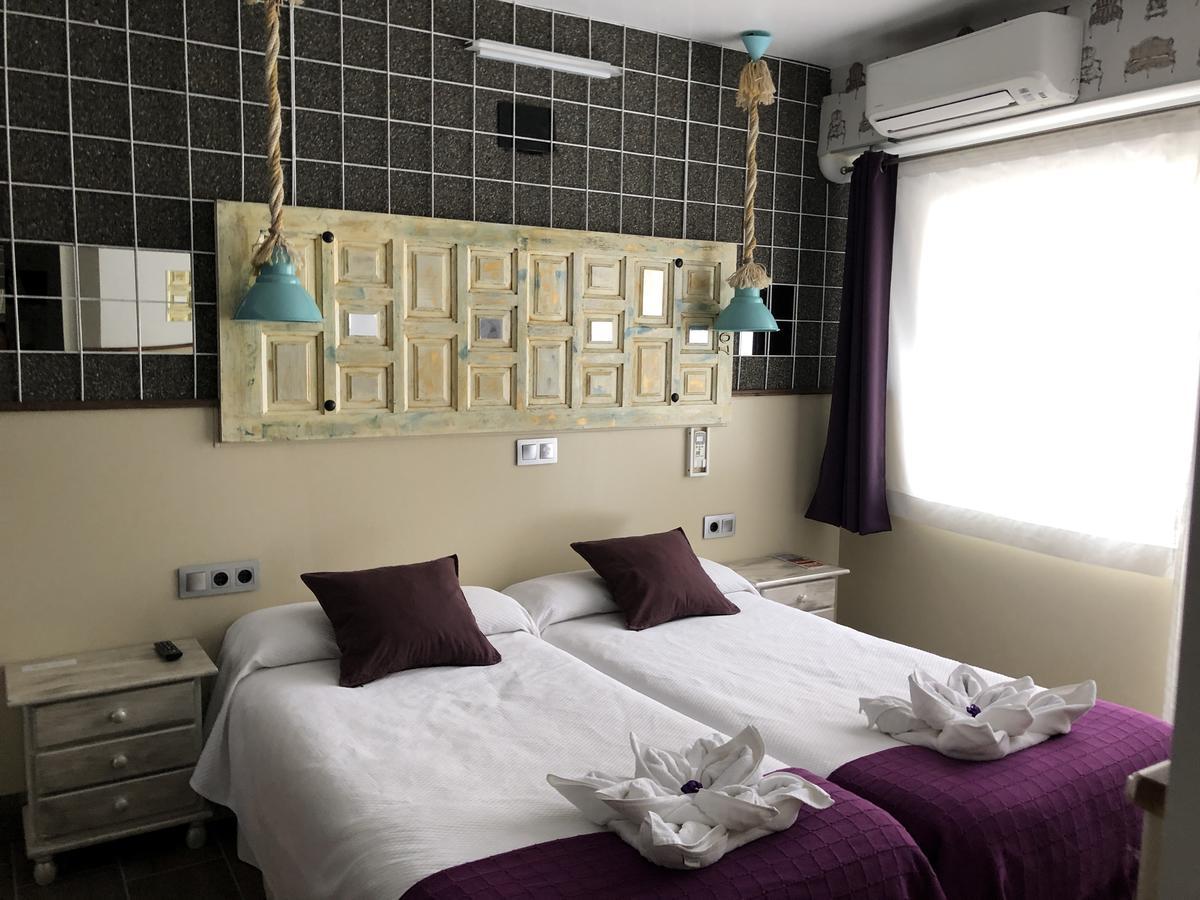 Hostal Boutique Luna De Gavin 쿠엘라 외부 사진