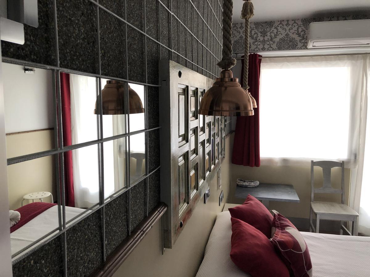 Hostal Boutique Luna De Gavin 쿠엘라 외부 사진