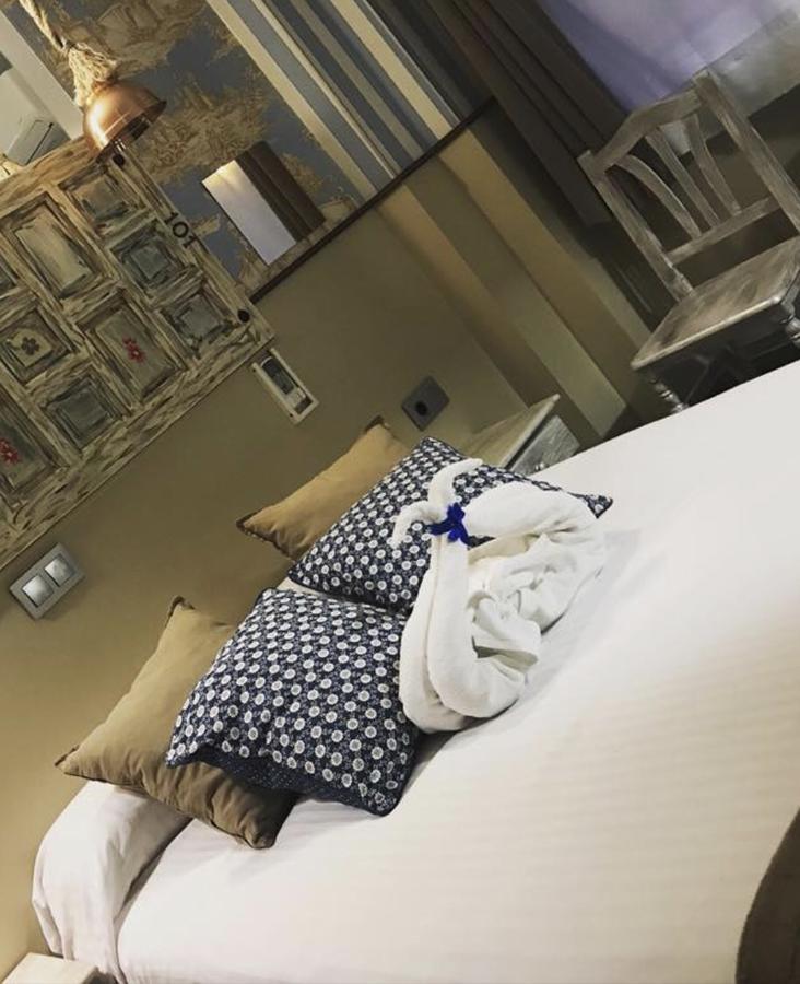 Hostal Boutique Luna De Gavin 쿠엘라 외부 사진