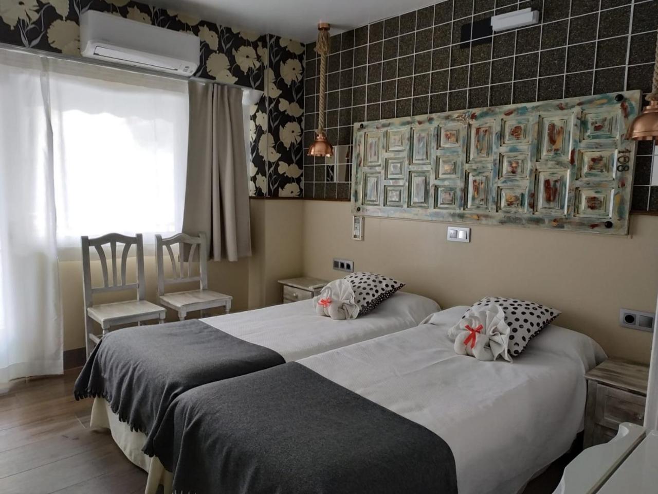 Hostal Boutique Luna De Gavin 쿠엘라 외부 사진